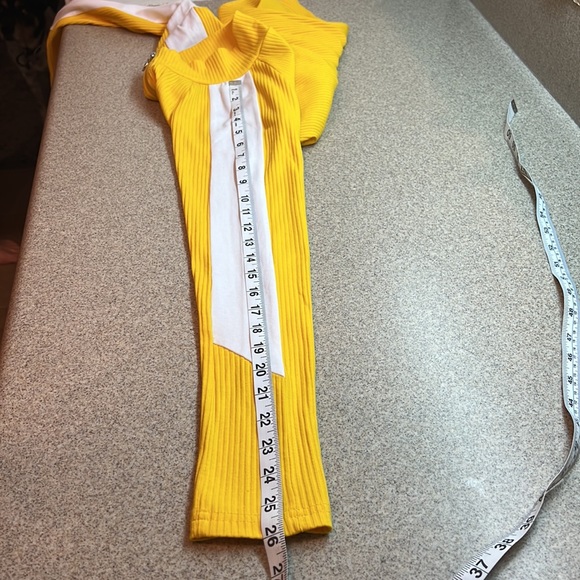 Ellesse Yellow W/ White Stripe Womens US L EU 40 UK 12 Body High Neck Bodysuit - Picture 14 of 16